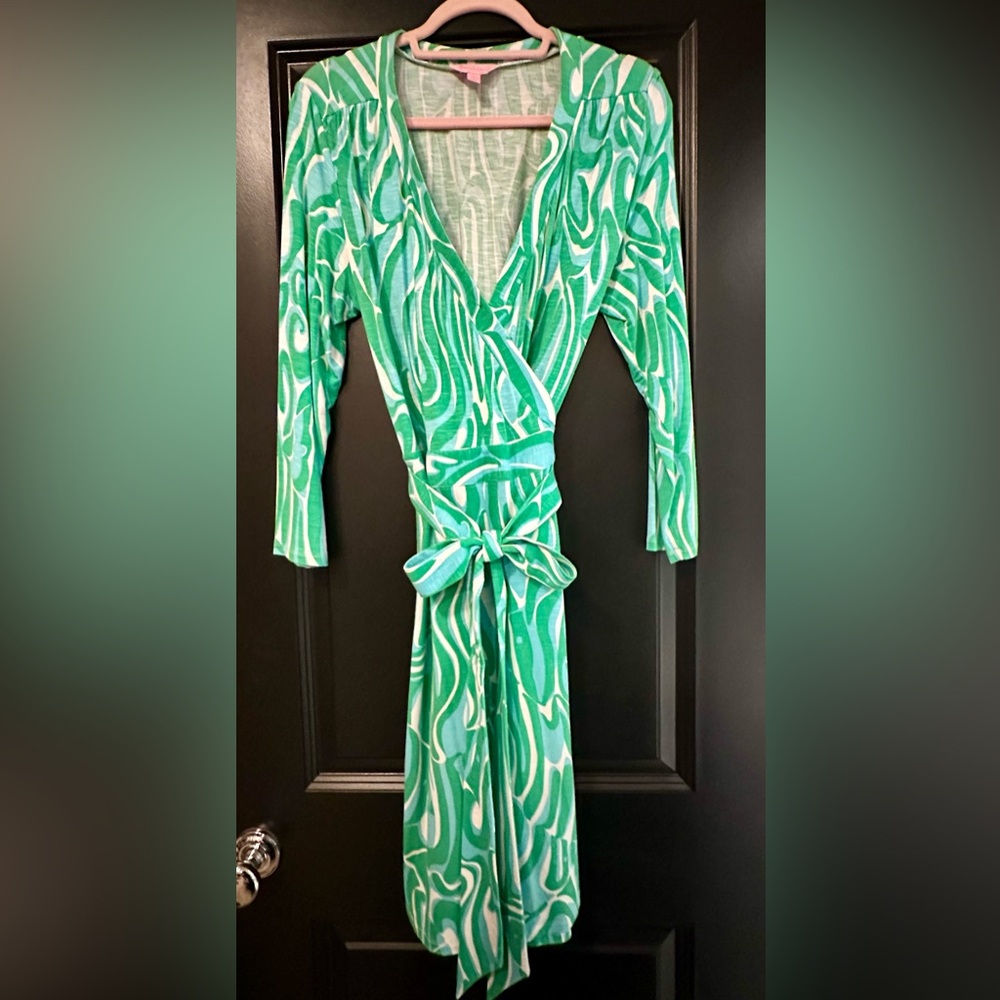 Lilly Pulitzer Meridian Wrap Dress in Finders Keepers Print. Size Large.